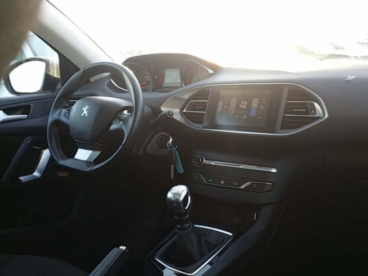 http://www.thecarauction.eu/leden/images/voertuigen/4/1/2/5/5/412556-interieur.jpg